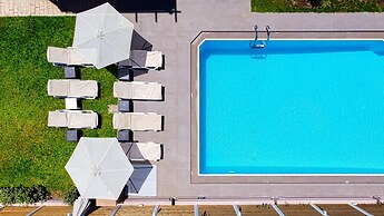 Oliva Beach Studios & Apartments