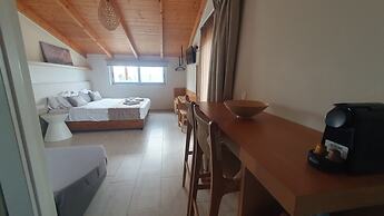 Oliva Beach Studios & Apartments