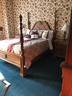Evans Holly Grove Inn B&B