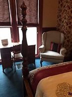 Evans Holly Grove Inn B&B