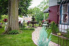 Evans Holly Grove Inn B&B