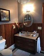 Evans Holly Grove Inn B&B
