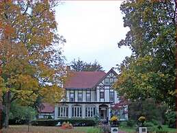 Vintage Gardens Bed & Breakfast