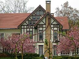 Vintage Gardens Bed & Breakfast