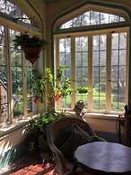 Vintage Gardens Bed & Breakfast