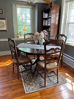 Hargrave House B & B