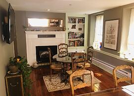 Hargrave House B & B