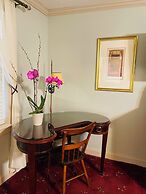 Hargrave House B & B