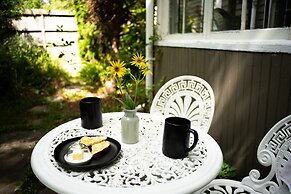 Black Walnut Bed and Breakfast