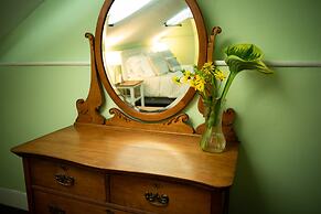 Black Walnut Bed and Breakfast