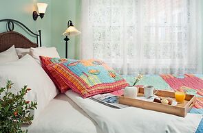 Woods Hole Passage Inn