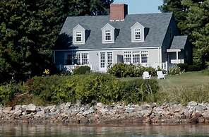 Dockside Guest Quarters & Restaurant