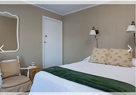 Dockside Guest Quarters & Restaurant
