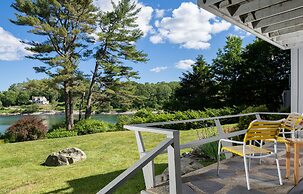 Dockside Guest Quarters & Restaurant