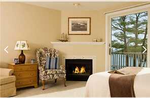 Dockside Guest Quarters & Restaurant