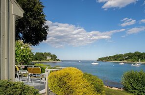 Dockside Guest Quarters & Restaurant