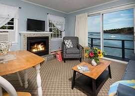 Dockside Guest Quarters & Restaurant