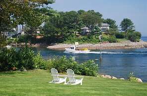 Dockside Guest Quarters & Restaurant