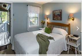Dockside Guest Quarters & Restaurant