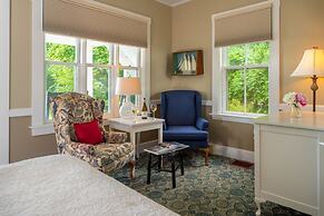 Dockside Guest Quarters & Restaurant