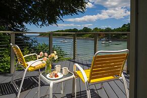 Dockside Guest Quarters & Restaurant