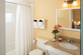 Dockside Guest Quarters & Restaurant