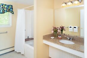 Dockside Guest Quarters & Restaurant