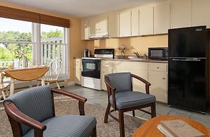 Dockside Guest Quarters & Restaurant