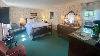 Family Farmhouse Inn