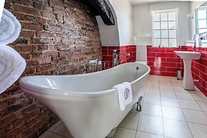 Georgian House Hotel
