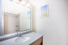 Days Inn & Suites by Wyndham Kearney