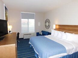 Days Inn & Suites by Wyndham Kearney