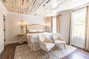 The Roost Ocean Springs