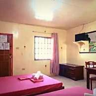 Buena Lynne's Resort Annex