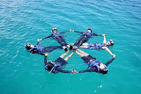 Buena Lynne's Resort Annex