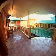 Buena Lynne's Resort Annex