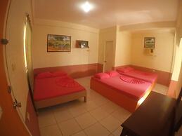 Buena Lynne's Resort Annex