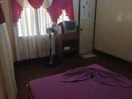 Buena Lynne's Resort Annex