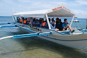 Buena Lynne's Resort Annex