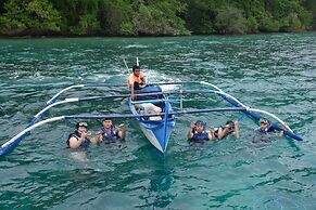 Buena Lynne's Resort Annex