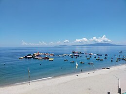 Buena Lynne's Resort Annex