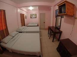 Buena Lynne's Resort Annex