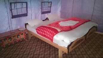 Auspicious Camps and Cottages
