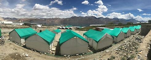 Auspicious Camps and Cottages