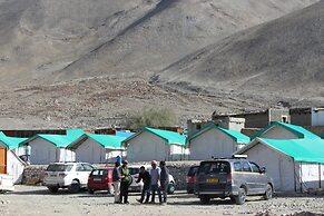 Auspicious Camps and Cottages