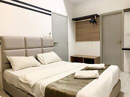 Sunset Seaview Vacation Condos at Infinity Avenue