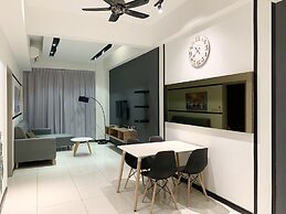 Sunset Seaview Vacation Condos at Infinity Avenue