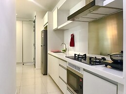 Sunset Seaview Vacation Condos at Infinity Avenue