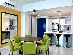 Sunset Seaview Vacation Condos at Infinity Avenue