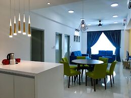 Sunset Seaview Vacation Condos at Infinity Avenue